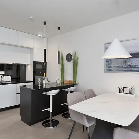 With Parking Space - 24365 * Poreč