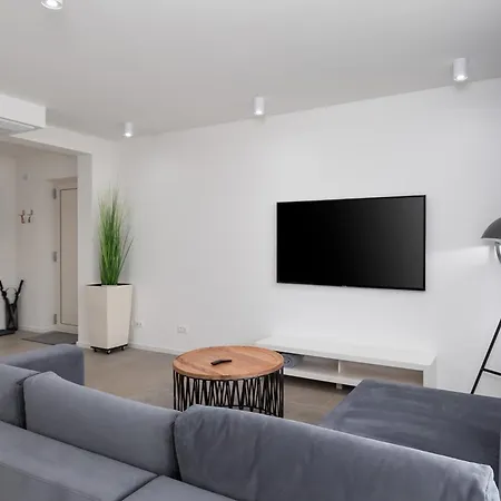 Apartament With Parking Spaces Kukci, - 24365 *