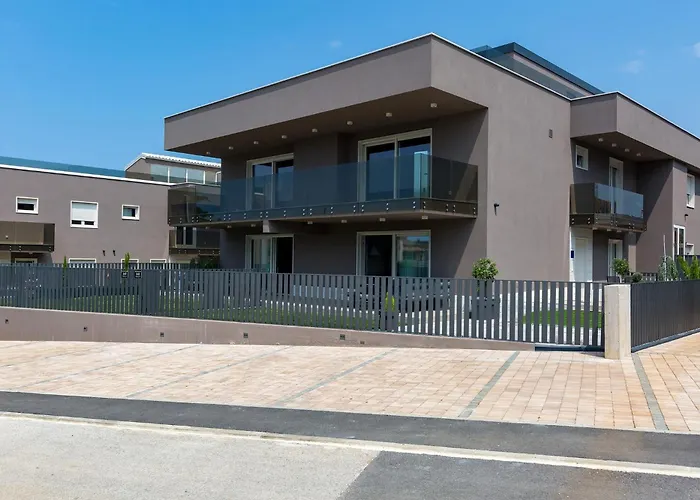 Apartman With Parking Space - 24365