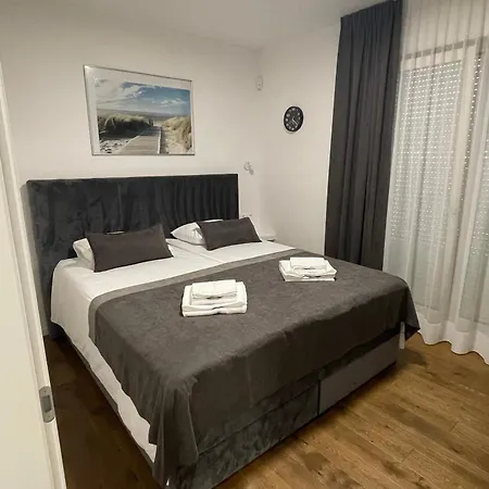 With Parking Space - 24365 Πόρετς