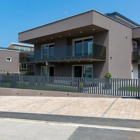 Appartamento With Parking Space - 24365