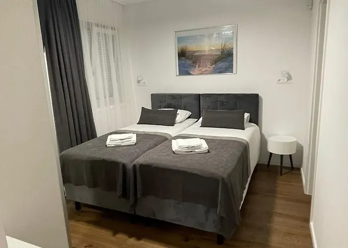 With Parking Space - 24365 Lejlighed