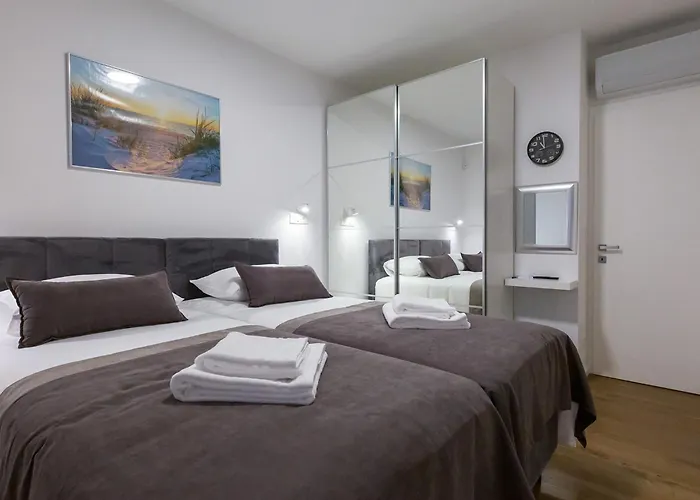 Appartamento With Parking Space - 24365